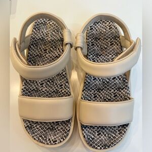 CIRCUS NY Ivory Platform sport Holden Sandals Size 7